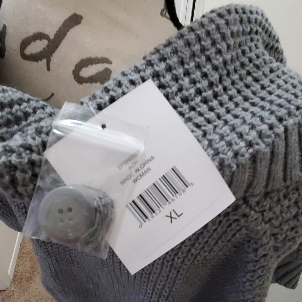 OPEN VEST WITH BUTTON - Picture 2 of 4